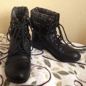 🍂☃️2 for $15!☃️🍂Glaze Hardware Boots